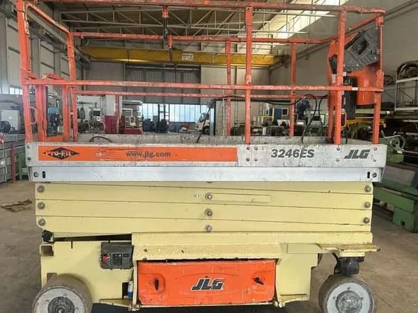 JLG 3246 ES